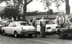 403858 Afbeelding van een demonstratie op het terrein van de Kromhoutkazerne (Prins Hendriklaan 105) te Utrecht, in ...